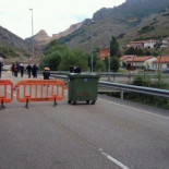 La guerra estalla en la minería con un piquete de 50 mineros cortando Ciñera con barricadas