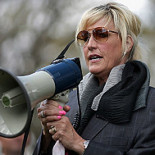 La batalla de Erin Brockovich contra el gigante Bayer