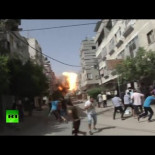 Cámaras captan el momento de un ataque aéreo israelí y el subsiguiente caos en Gaza