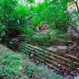 El llamado Partenón de Tesalónica, convertido en un basurero