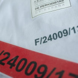 Nueva matrícula para periodistas: un cartel rojo, 'obligatorio' y de pago para las protestas