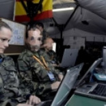 La capitán que denunció por acoso sexual a un coronel deja el Ejército