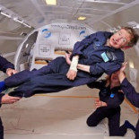 Así se logró que Stephen Hawking dé dos charlas en España