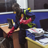 Organización Mundial de la Salud alerta que brote de ébola está fuera de control