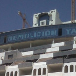 La Junta se hace con los terrenos del Algarrobico para derribar el hotel