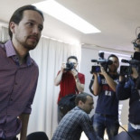 Alcaldes y candidatos del PP temen que la reforma electoral 'anti-Podemos' reagrupe a la izquierda