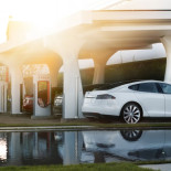 Tesla abrirá un total de 12 estaciones de carga en España en 2015