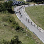 Fallece un motorista de la Guardia Civil en plena etapa de la Vuelta
