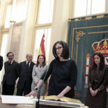 El hombre que ‘susurra’ en el oído de Rajoy tiene ‘colocados’ a su gemelo, mujer y cuñada en la Administración