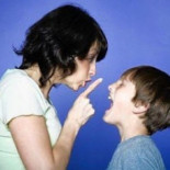 Operada una mujer de urgencia por la paliza de su hijo de 13 años en Verín