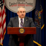 El senador de Pensilvania sale del armario con 63 años: Soy gay, me encanta