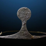 Descubren un palacio y un rico ajuar funerario de la Edad del Bronce en un yacimiento de Murcia