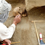 Hallan el ADN más antiguo que el de los demás humanos