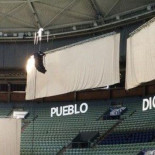 Podemos llega a su esperado acto multitudinario entre la celebración y el debate