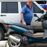 Indignación en Córdoba por un hombre que arrastró a su perro con la moto