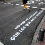 El misterio de los versos en los pasos de peatones de Madrid