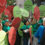 La PAH promueve un boicot contra el Sabadell por el aval a Rodrigo Rato