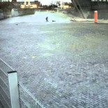 Vídeo: Niña sobrevive por poco al bombardeo del Shakhtar Donetsk Donbass Arena [ENG]