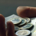 Condenan a un padre a pagar una pensión alimenticia de 500 euros a su hija de 29 años