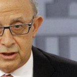 Montoro cuela una nueva subida de impuestos a pymes y autónomos