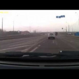 El peatón más afortunado del mundo sobrevive un choque de una manera milagrosa