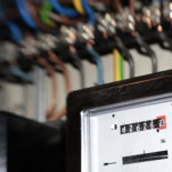 Mi compañía me acusa de manipular el contador y me exige 2.000 euros para no cortarme la luz