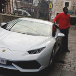 Mirad, yo triunfé en España: la vida virtual que los inmigrantes transmiten a sus familias