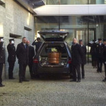 Fernández Díaz prefirió aplaudir a Rajoy que acudir al velatorio de la policía caída en acto de servicio