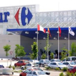 Condenan a Carrefour por usar la foto de un cliente con su hijo menor como salvapantallas