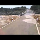 Espectacular avalancha de agua en el río Cérvol, en Vinaròs