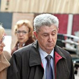 El hombre que estaba en política para forrarse dice que no sabía hacer la o con un canuto