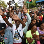 Por qué la policía americana es racista en un solo hashtag