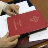 El Arzobispado de Burgos reconoce 13 exorcismos a una adolescente que se intentó suicidar