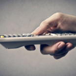 ¿Por qué golpear las pilas del mando hace que duren un poco más?