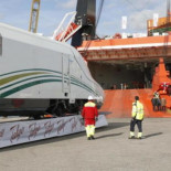 AVE a La Meca: Pacto de silencio para pregonar en el desierto con la Marca España