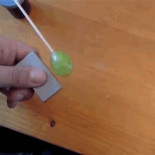 Qué es el diamagnetismo, o por qué las uvas huyen de los imanes