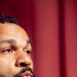 Detienen al polémico humorista francés Dieudonné por apología del terrorismo