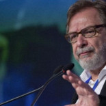 Cebrián hace otro guiño a Rajoy y pondrá a un periodista más dócil a informar del PP en El País