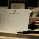 Bond: El robotizado arte de la caligrafía