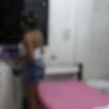 Le roba la chequera al cura y se gasta el dinero de los fieles en prostitutas