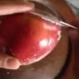 Las razones por las que no hay que creerse el video de la manzana raspada que circula en Facebook