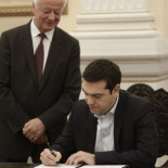 Tsipras suprime ocho ministerios y deja Defensa a la derecha nacionalista