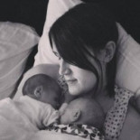 Esta mujer es genéticamente masculina, pero gracias a la ciencia pudo tener gemelas