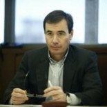 Pedro Sánchez expulsa a Tomás Gómez