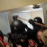 La Policía desahucia de forma salvaje a una madre soltera con tres menores a su cargo