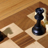 Ajedrez, bilingüismo y un puñado de paletos