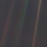 Un punto azul pálido cumple 25 años