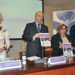 Los sanitarios declaran la guerra a las doulas: ¿peligro sanitario, acompañantes, "secta caníbal"?