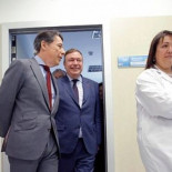 Madrid anula las citas en el pediatra a miles de hijos de inmigrantes