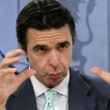 Nueva excusa de Soria ante el Supremo: los informes del hachazo renovable 'pesan 20 gigas'